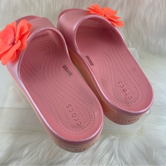 CROCS PLATFORM VIVIC BLOOMS PINK SLIDES-SANDALS SIZE 9 WOMAN - Picture 3 of 12